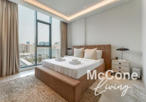 Upscale 2BR with Private Terrace & Pool View